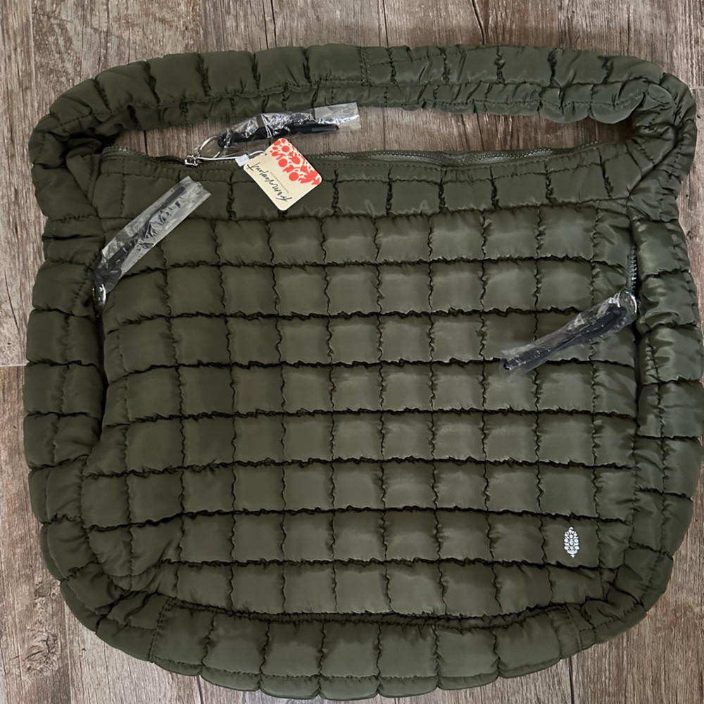Free People FP Movement Quilted Carryall Army Green - FACTORY SEALED - Picture 9 of 11
